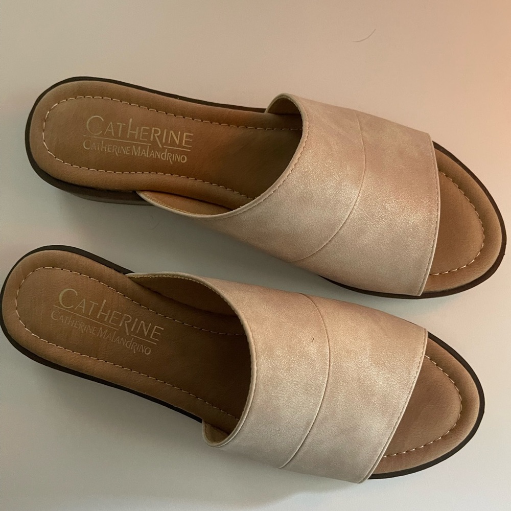 Catherine Malandrino Cream Mules Elegant Slip-On Design